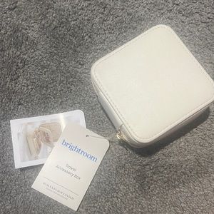 Travel accessory box